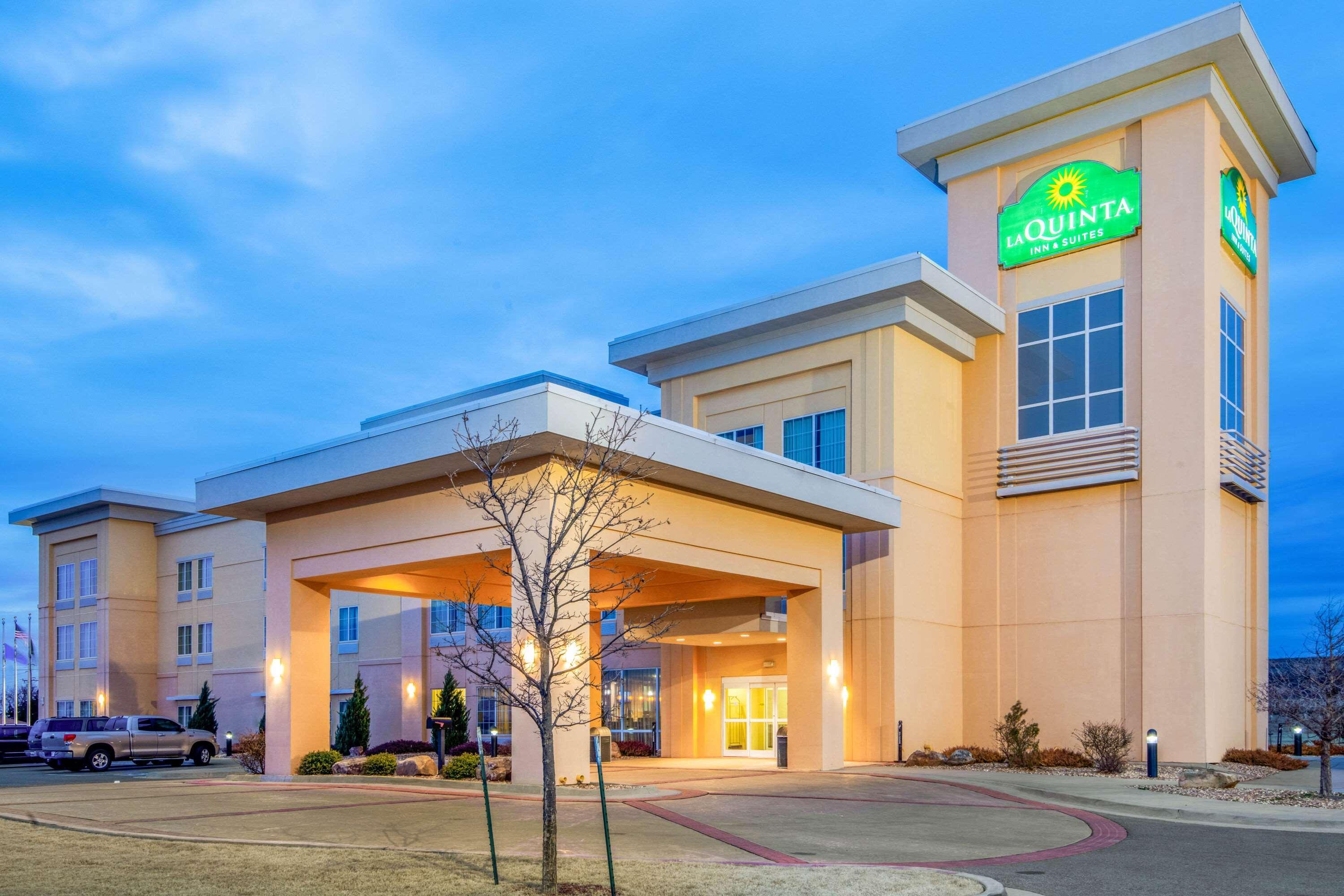 La Quinta By Wyndham Clinton Historic Route 66 Hotel Екстериор снимка